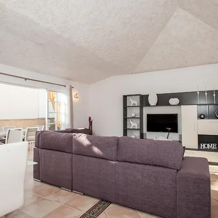 Vanesa Luxury Private With A Heated Pool, 4 Bedrooms And 4 Bathrooms 빌라 *