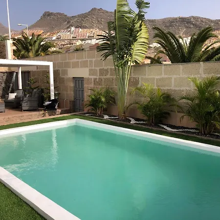 Vanesa Luxury Private With A Heated Pool, 4 Bedrooms And 4 Bathrooms * 아데제