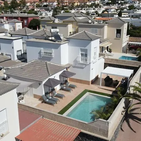 빌라 Vanesa Luxury Private With A Heated Pool, 4 Bedrooms And 4 Bathrooms *
