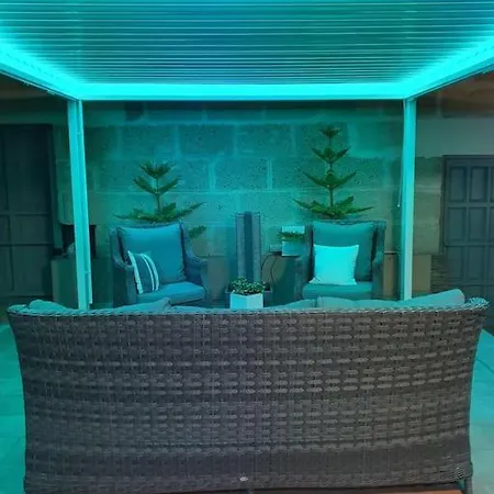 빌라 Vanesa Luxury Private With A Heated Pool, 4 Bedrooms And 4 Bathrooms 아데제