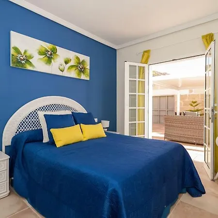 빌라 Vanesa Luxury Private With A Heated Pool, 4 Bedrooms And 4 Bathrooms