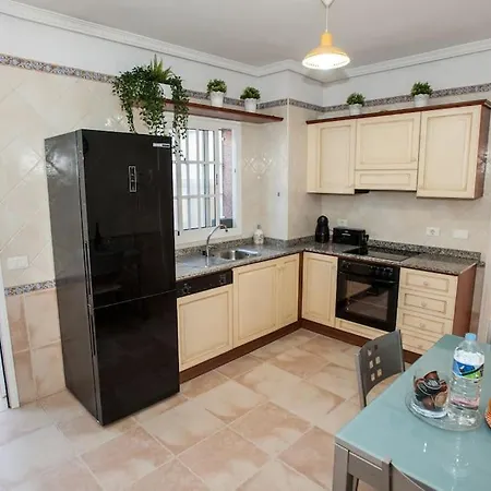 빌라 Vanesa Luxury Private With A Heated Pool, 4 Bedrooms And 4 Bathrooms *