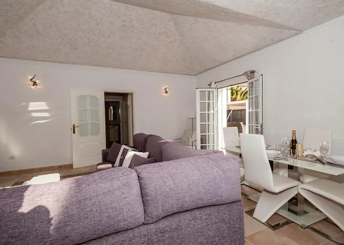 Vanesa Luxury Private With A Heated Pool, 4 Bedrooms And 4 Bathrooms 别墅 阿德耶