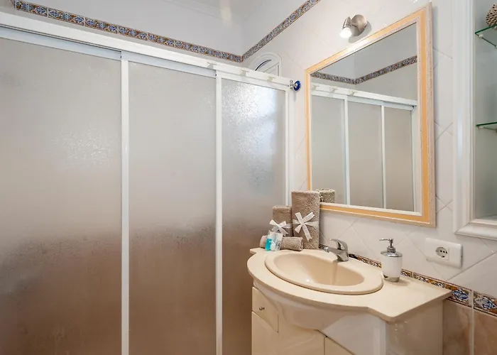 Vanesa Luxury Private With A Heated Pool, 4 Bedrooms And 4 Bathrooms 别墅 阿德耶