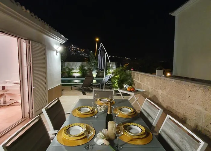 Vanesa Luxury Private With A Heated Pool, 4 Bedrooms And 4 Bathrooms 阿德耶