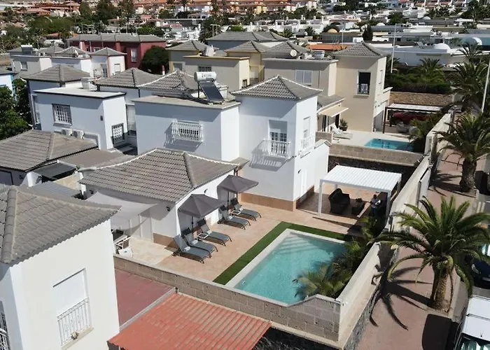 别墅 Vanesa Luxury Private With A Heated Pool, 4 Bedrooms And 4 Bathrooms