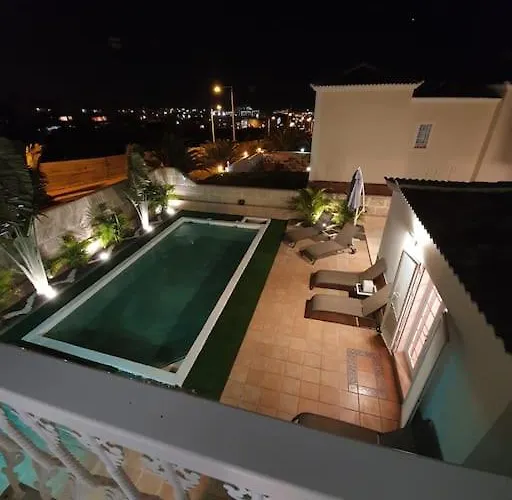 别墅 Vanesa Luxury Private With A Heated Pool, 4 Bedrooms And 4 Bathrooms *