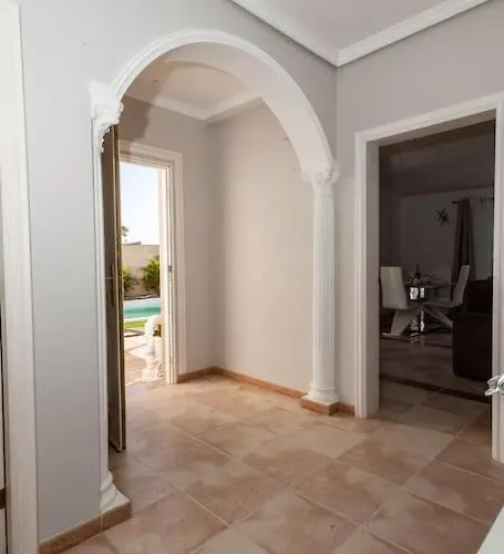 Vanesa Luxury Private With A Heated Pool, 4 Bedrooms And 4 Bathrooms * 阿德耶