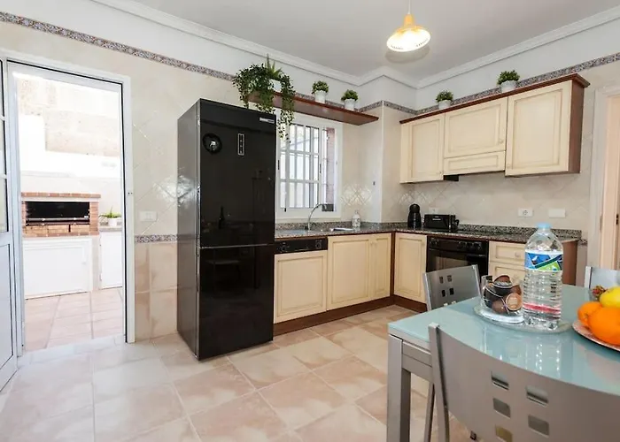 别墅 Vanesa Luxury Private With A Heated Pool, 4 Bedrooms And 4 Bathrooms