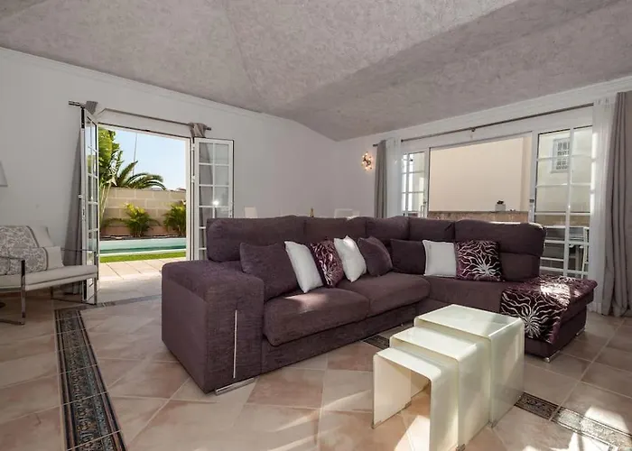 别墅 Vanesa Luxury Private With A Heated Pool, 4 Bedrooms And 4 Bathrooms *