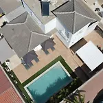 Vanesa Luxury Private With A Heated Pool, 4 Bedrooms And 4 Bathrooms