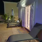 Vanesa Luxury Private With A Heated Pool, 4 Bedrooms And 4 Bathrooms Вилла *