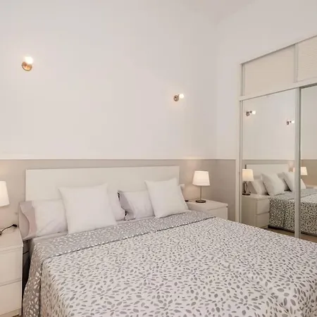 Villa Vanesa Luxury Private With A Heated Pool, 4 Bedrooms And 4 Bathrooms