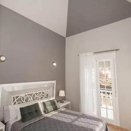 Villa Vanesa Luxury Private With A Heated Pool, 4 Bedrooms And 4 Bathrooms