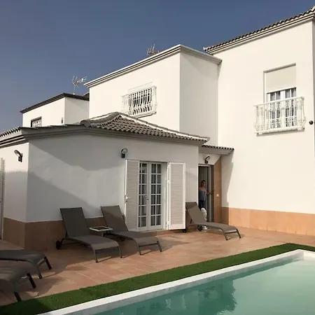 Vanesa Luxury Private With A Heated Pool, 4 Bedrooms And 4 Bathrooms Villa *