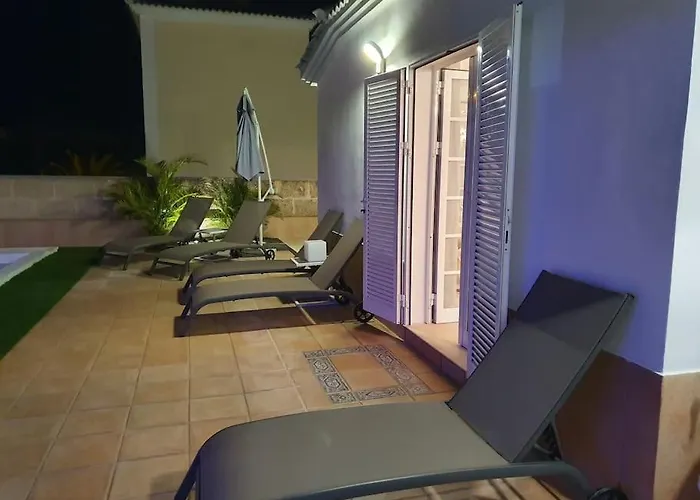 Vanesa Luxury Private With A Heated Pool, 4 Bedrooms And 4 Bathrooms Villa *