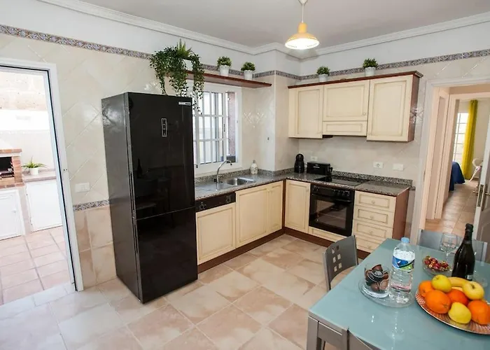 Villa Vanesa Luxury Private With A Heated Pool, 4 Bedrooms And 4 Bathrooms *