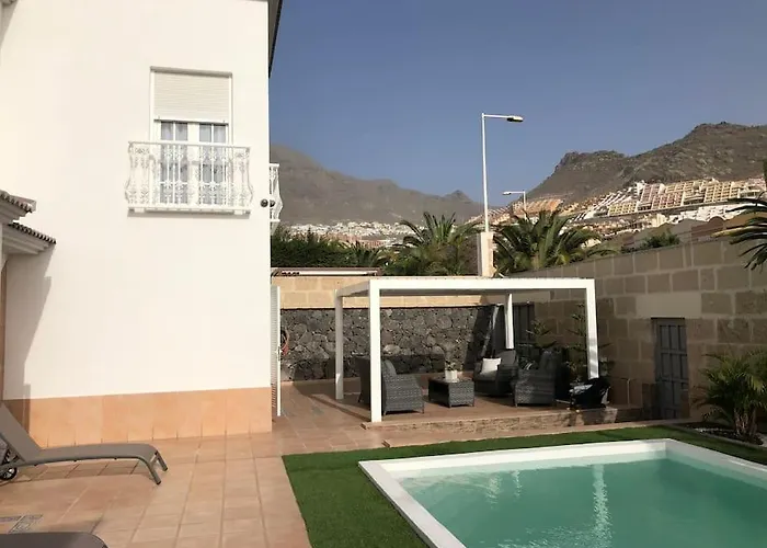 Vanesa Luxury Private With A Heated Pool, 4 Bedrooms And 4 Bathrooms Villa *