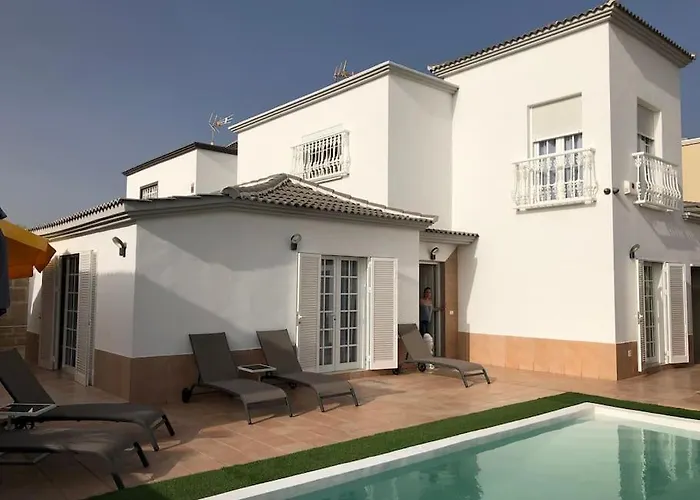 Vanesa Luxury Private With A Heated Pool, 4 Bedrooms And 4 Bathrooms Villa *
