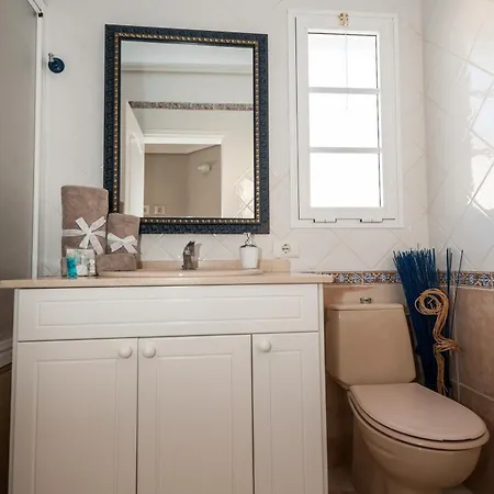 Villa Vanesa Luxury Private With A Heated Pool, 4 Bedrooms And 4 Bathrooms Costa Adeje (Tenerife)