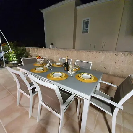 Vanesa Luxury Private With A Heated Pool, 4 Bedrooms And 4 Bathrooms Villa