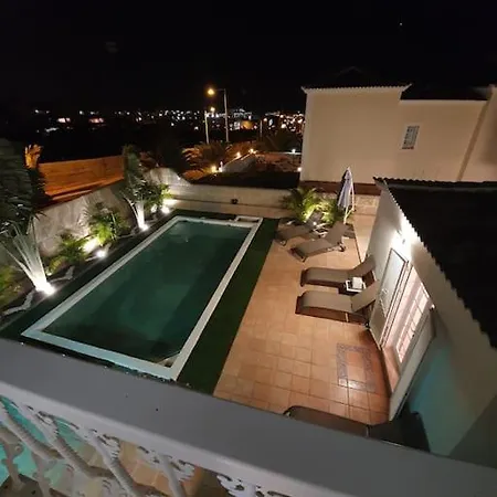 Villa Vanesa Luxury Private With A Heated Pool, 4 Bedrooms And 4 Bathrooms *