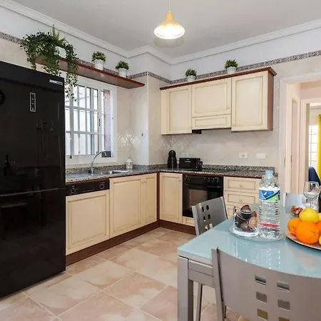 Vanesa Luxury Private With A Heated Pool, 4 Bedrooms And 4 Bathrooms