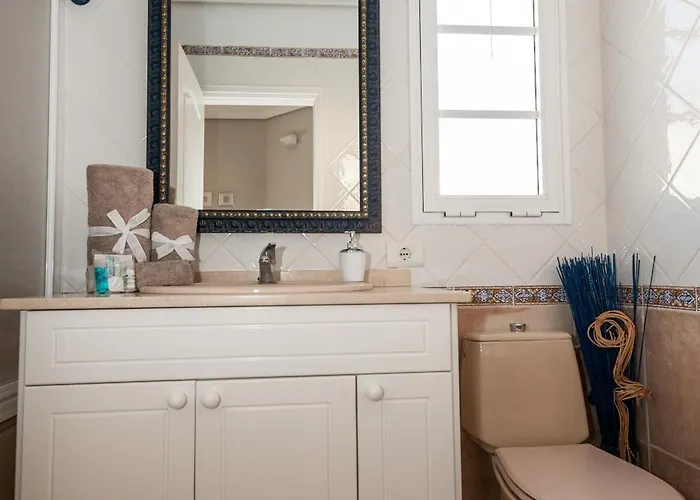 Villa Vanesa Luxury Private With A Heated Pool, 4 Bedrooms And 4 Bathrooms Costa Adeje (Tenerife)