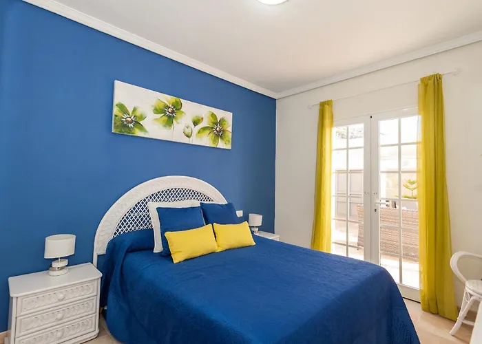 Villa Vanesa Luxury Private With A Heated Pool, 4 Bedrooms And 4 Bathrooms *