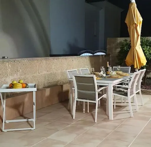 빌라 Vanesa Luxury Private With A Heated Pool, 4 Bedrooms And 4 Bathrooms 아데제