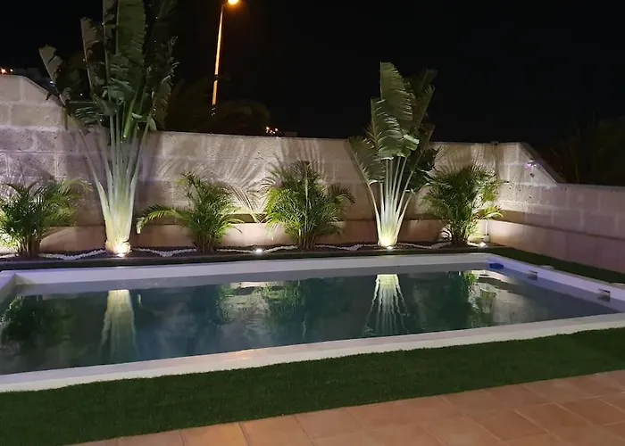 빌라 Vanesa Luxury Private With A Heated Pool, 4 Bedrooms And 4 Bathrooms