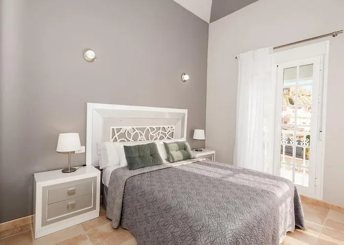 Vanesa Luxury Private With A Heated Pool, 4 Bedrooms And 4 Bathrooms