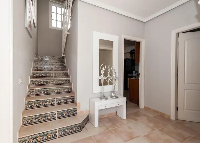 Vanesa Luxury Private With A Heated Pool, 4 Bedrooms And 4 Bathrooms فيلة