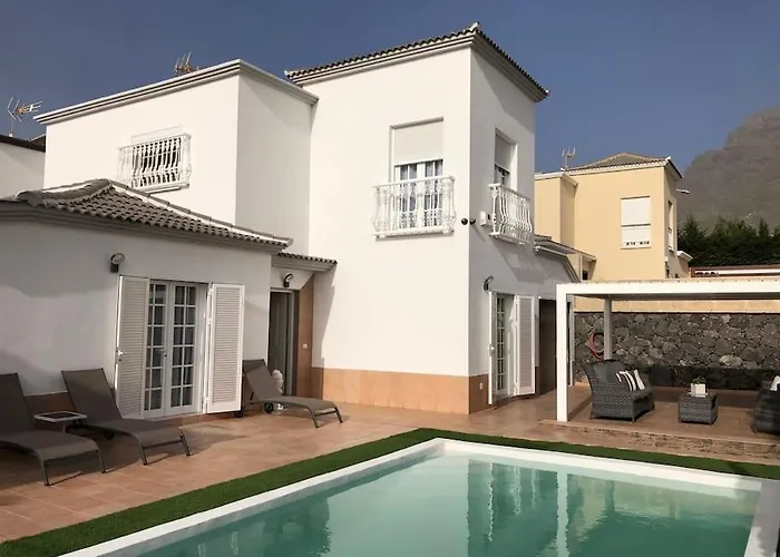 Vanesa Luxury Private With A Heated Pool, 4 Bedrooms And 4 Bathrooms