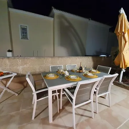 Vanesa Luxury Private With A Heated Pool, 4 Bedrooms And 4 Bathrooms