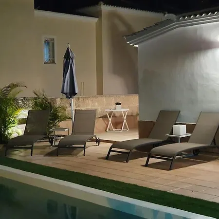 Βίλα Vanesa Luxury Private With A Heated Pool, 4 Bedrooms And 4 Bathrooms